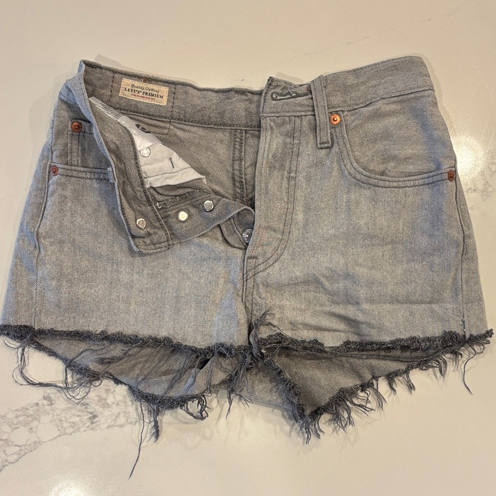 Levi’s Premium 501 Light Wash Denim Shorts High Rise Distressed Cutoff Frayed